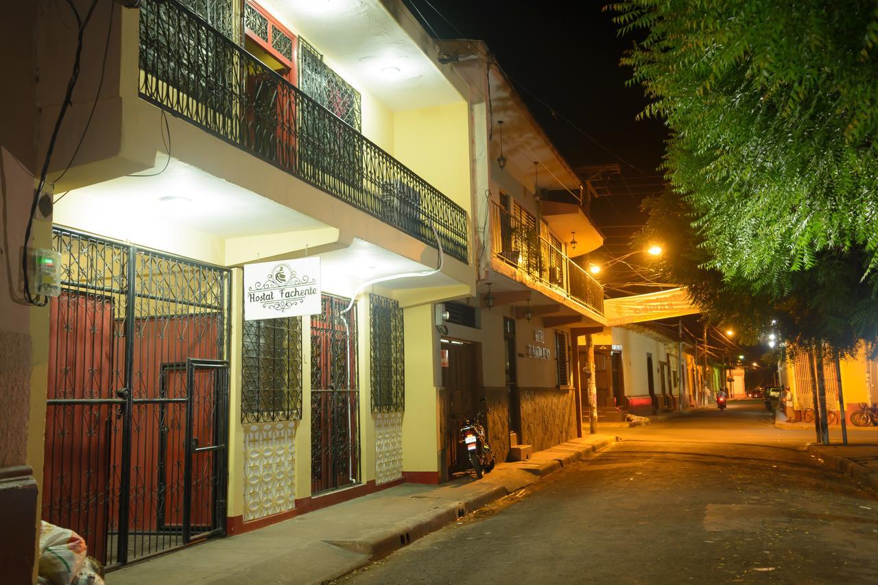 León Hostal Fachente المظهر الخارجي الصورة