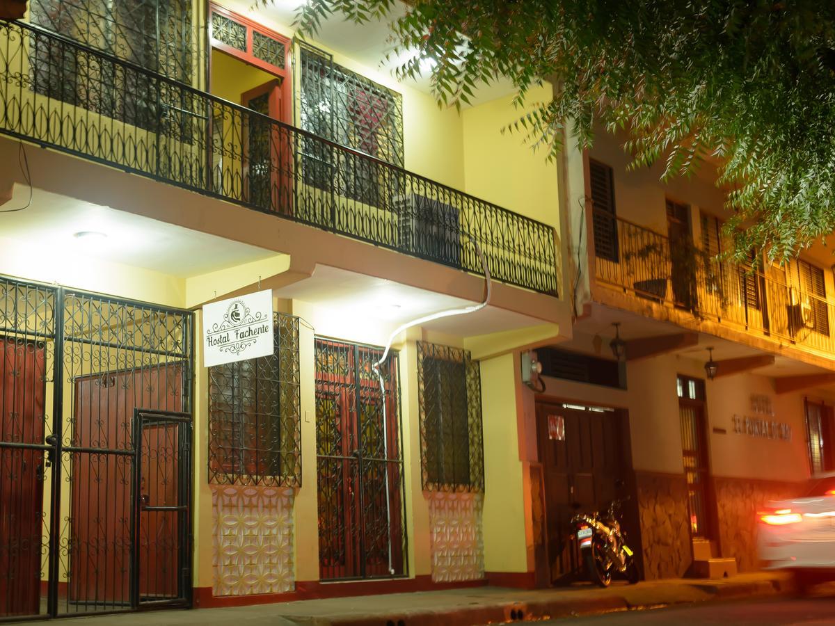 León Hostal Fachente المظهر الخارجي الصورة